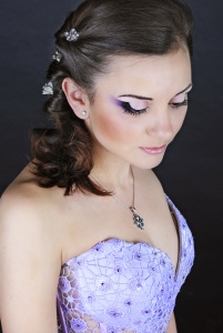 Makeup Tips To Make You Glow At Prom!
